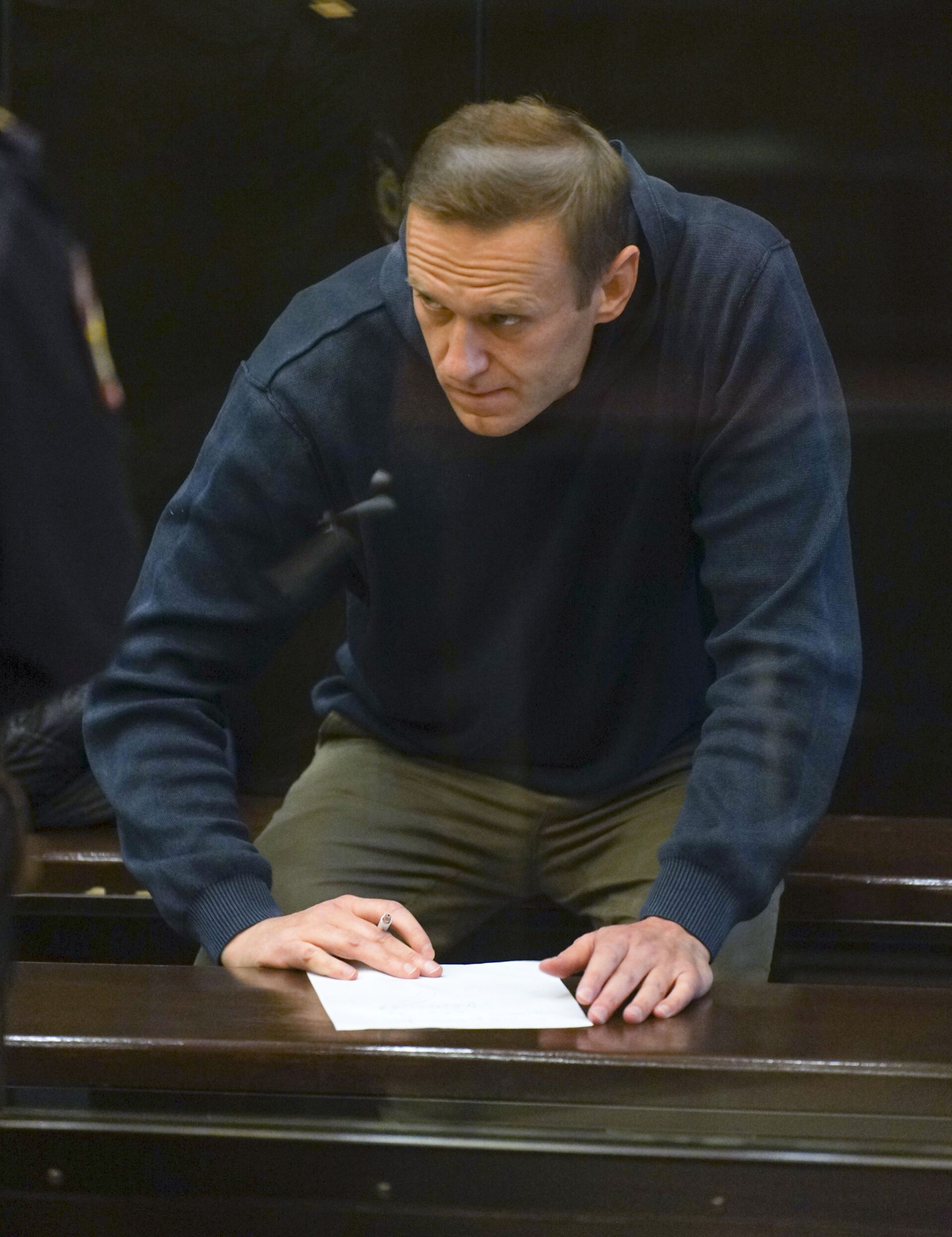 Алексей Навални получи ефективна присъда  за многократни нарушения на изпитателния срок на присъдата му от 2014 г.
