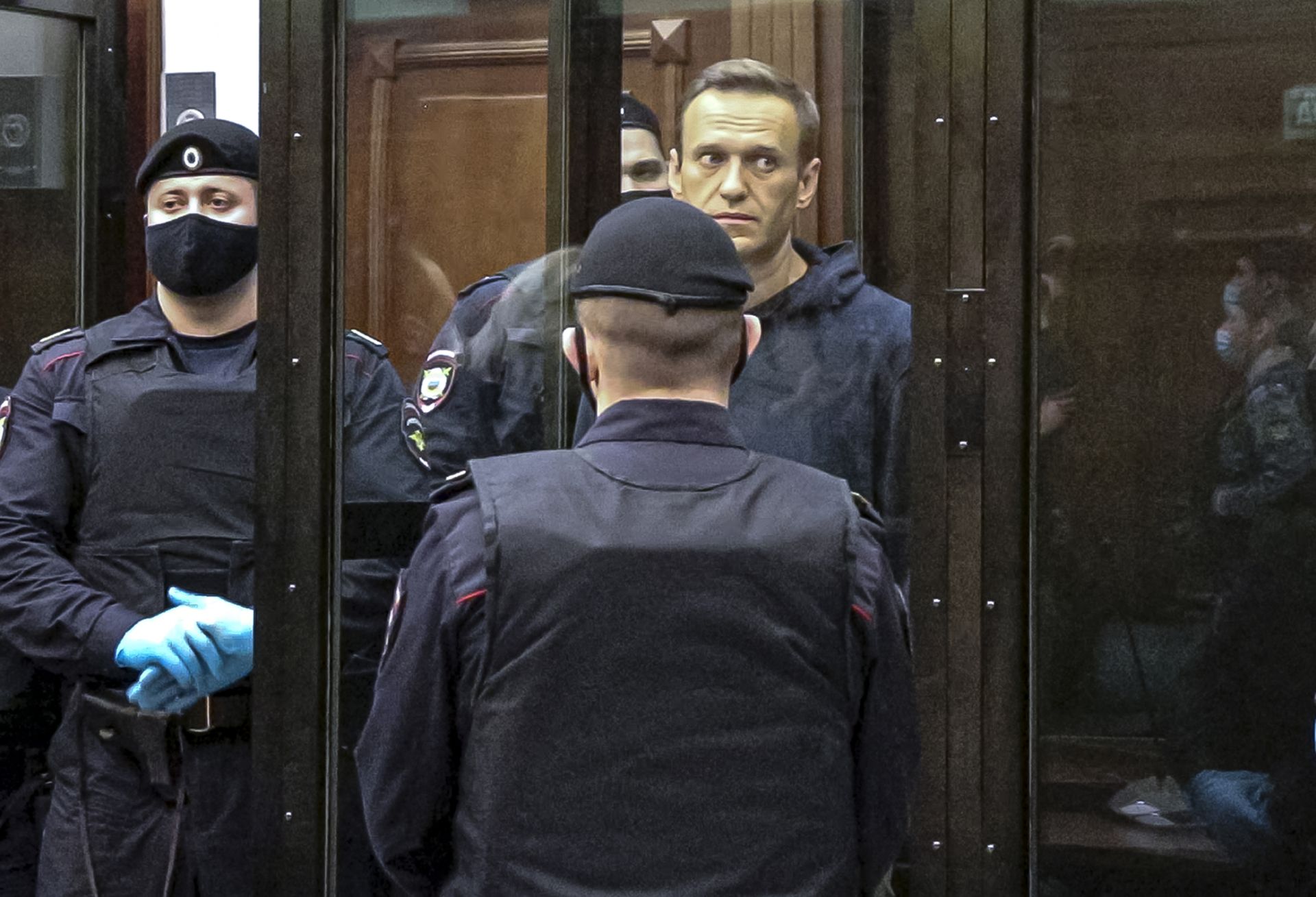 Алексей Навални трябва да лежи 2,5 г. в колония