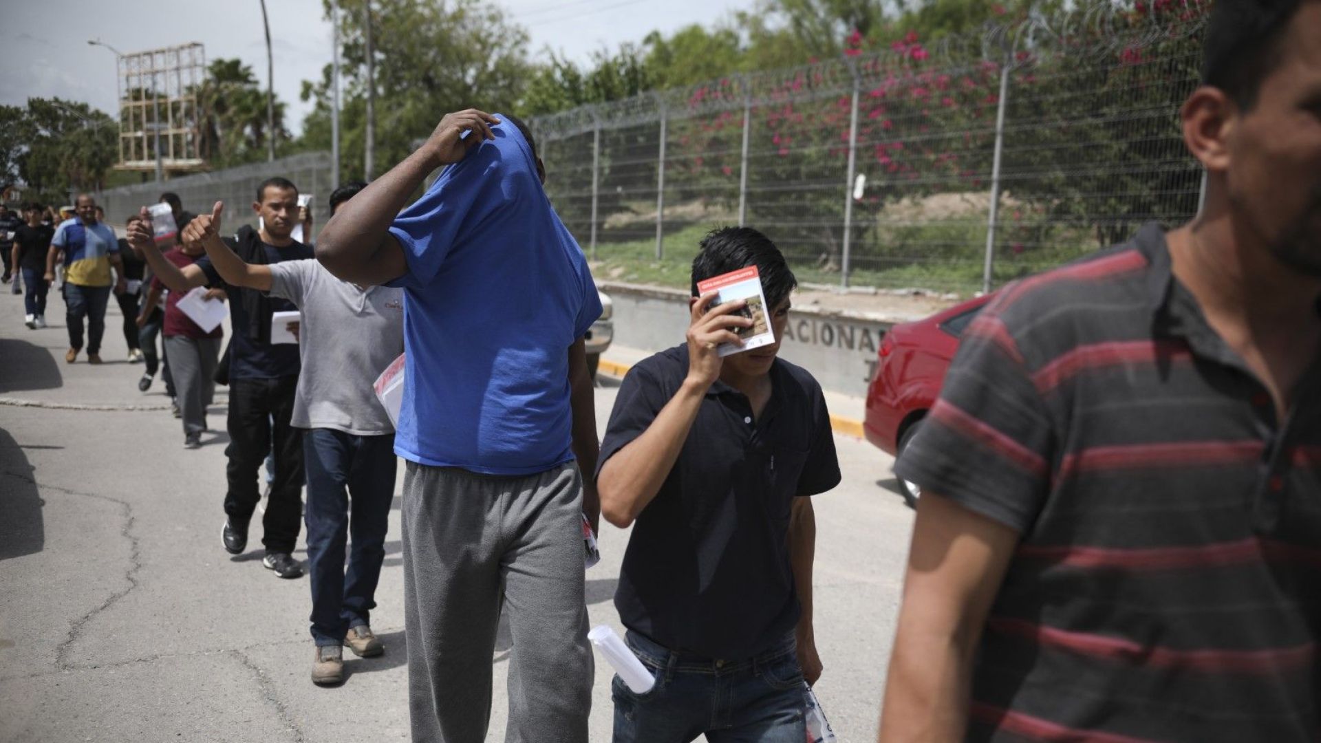 15 американски щата правят постъпки да запазят граничните ограничения с Мексико