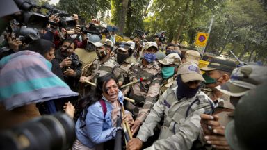 Сблъсъци край Делхи: Фермерските протести не спират повече от два месеца