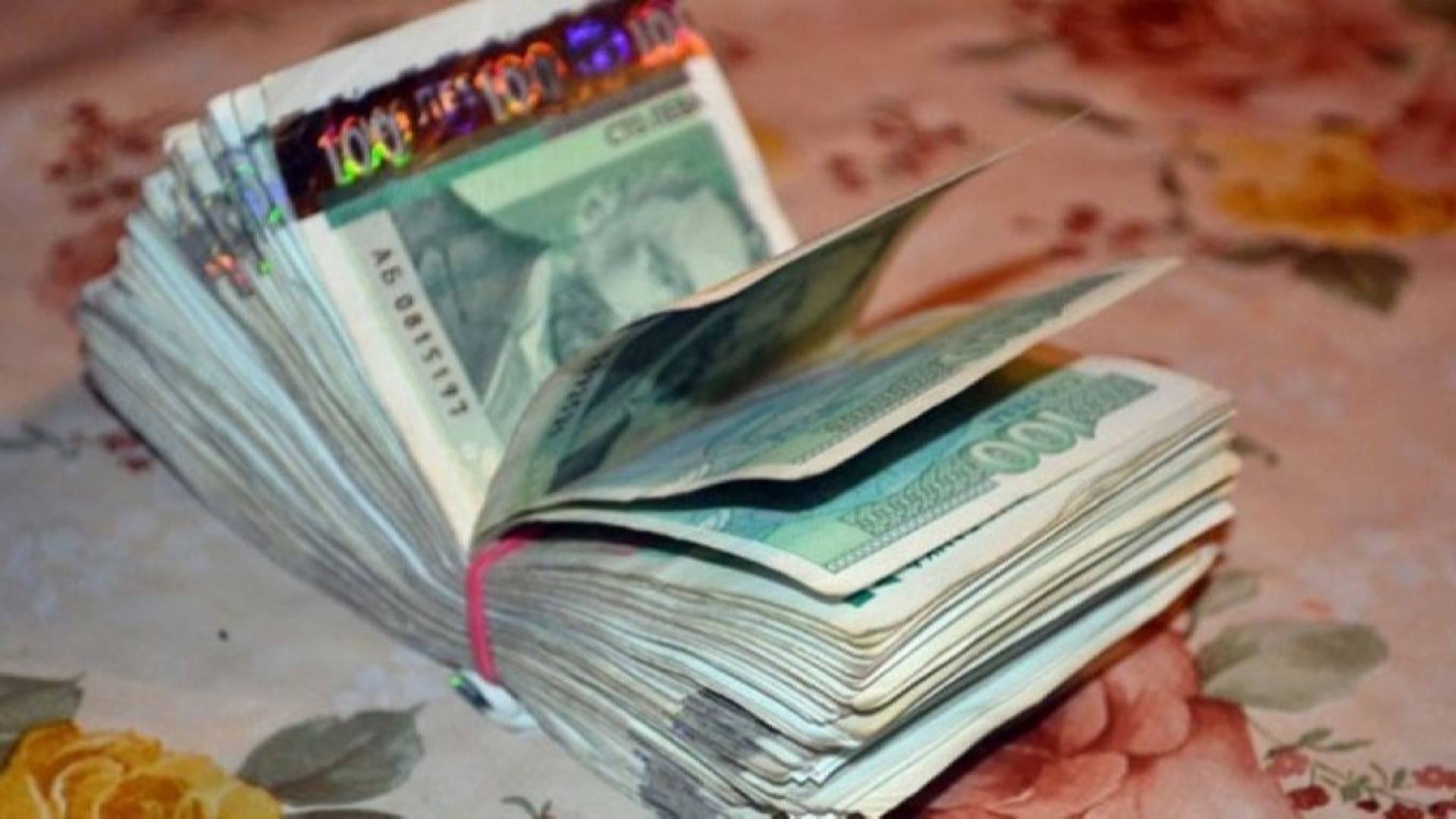 Арестуваха лихвар в Пловдив, задължавал продавачки да събират дължимите суми