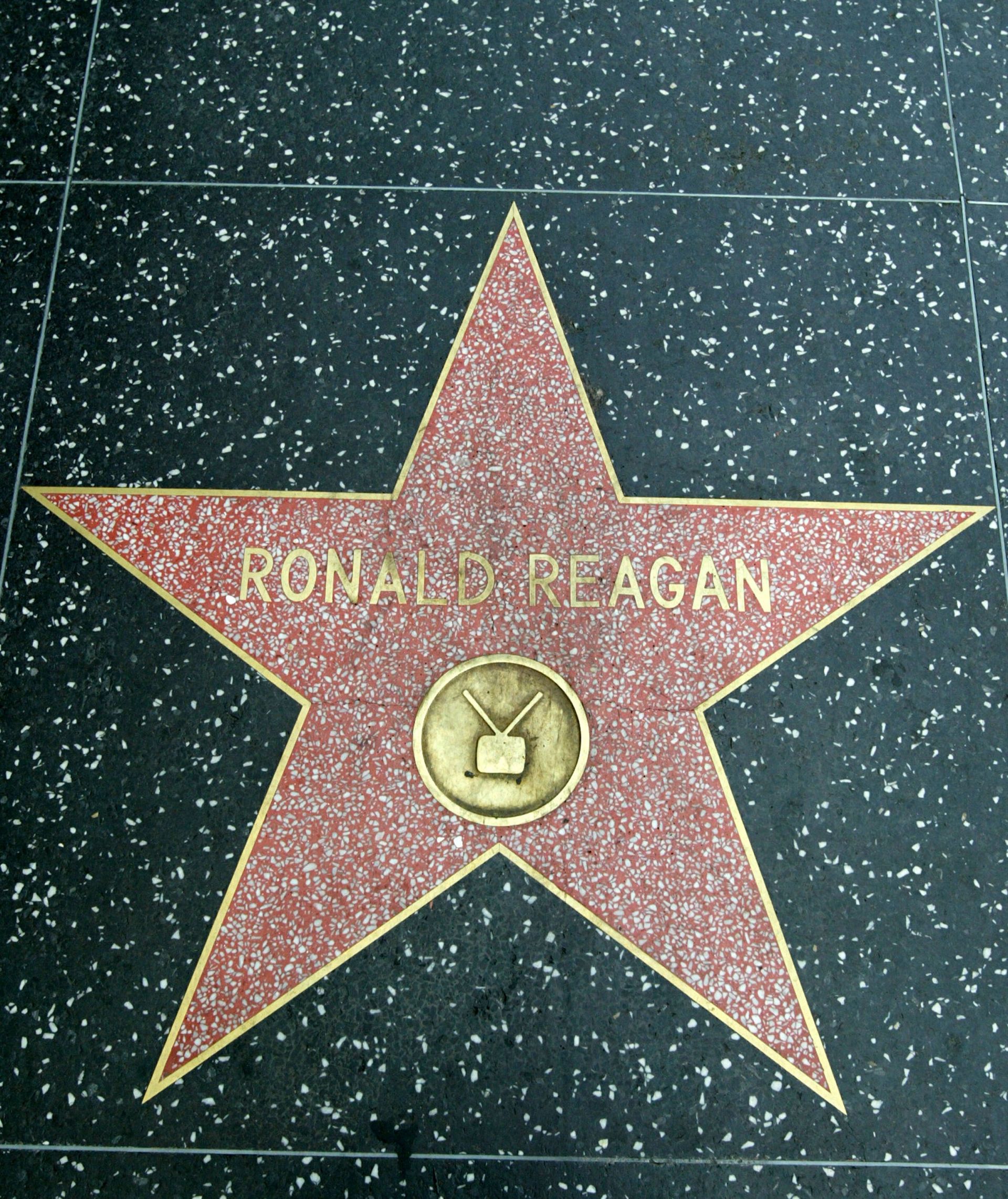Макар да има своя звезда в "Алеята на славата", Рейгън съжалява, че няма Оскар