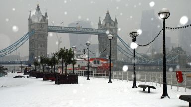 "Тъмна и студена зима" с възможни прекъсвания на тока може би очаква Великобритания