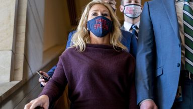 Камарата на представителите на САЩ отстрани новоизбрана републиканка поддръжничка на