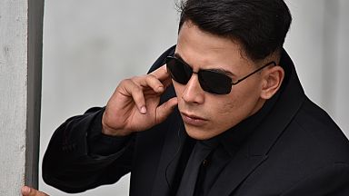 Великобритания експулсира трима китайски шпиони живели от месеци в страната