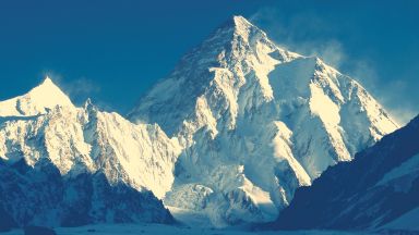 Единственият, изкачил трите ръба на Еверест: Комерсиалните експедиции нямат общо с алпинизма