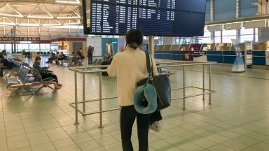 Над 50 пътници със закупени билети за Швейцария бяха блокирани