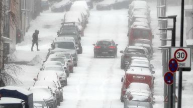 Железопътният и пътният трафик са нарушени в германските провинции Долна