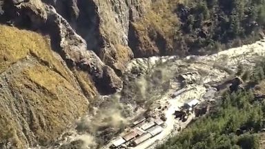 Между 100 и 150 души може да са станали жертва