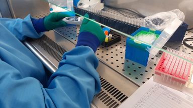 За 129 случая на вирусния вариант Омикрон на SARS CoV 2 установени