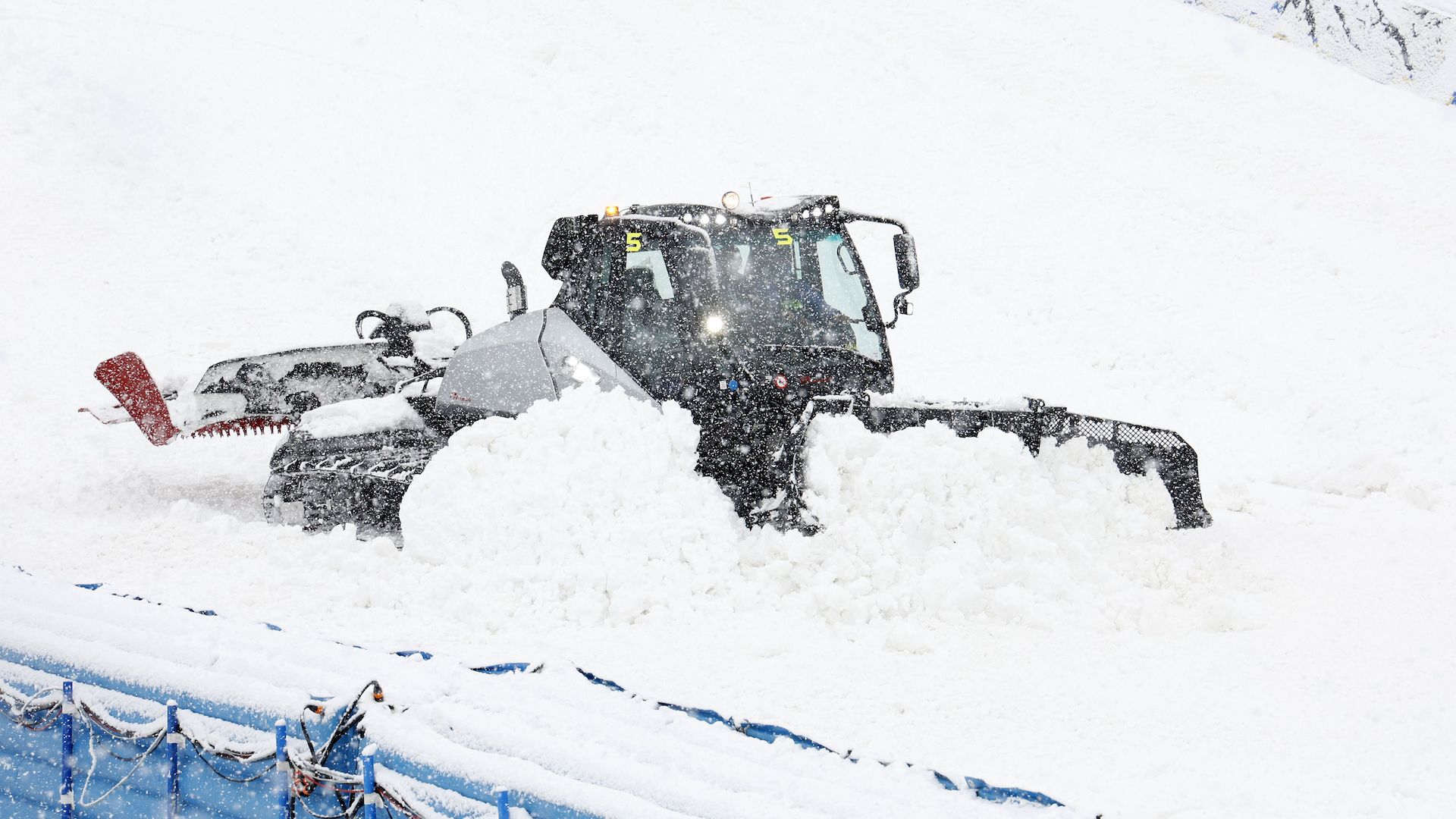Световното първенство по ски не започна заради прекалено много сняг
