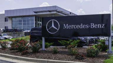 Mercedes обединява луксозните си марки