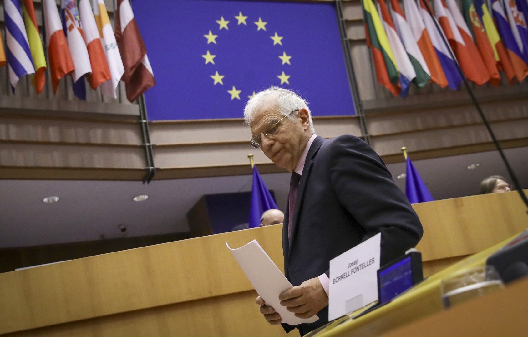Жозеп Борел при изслушването му в Европейския парламент след посещението му в Москва