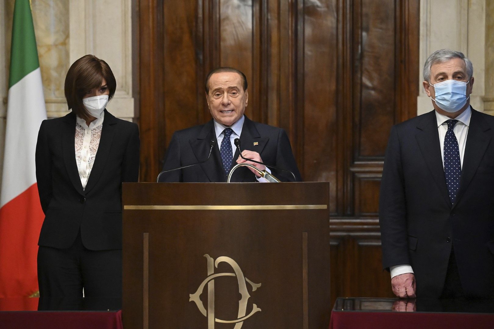 Силвио Берлускони се появи публично и подкрепи Марио Драги за премиер на Италия