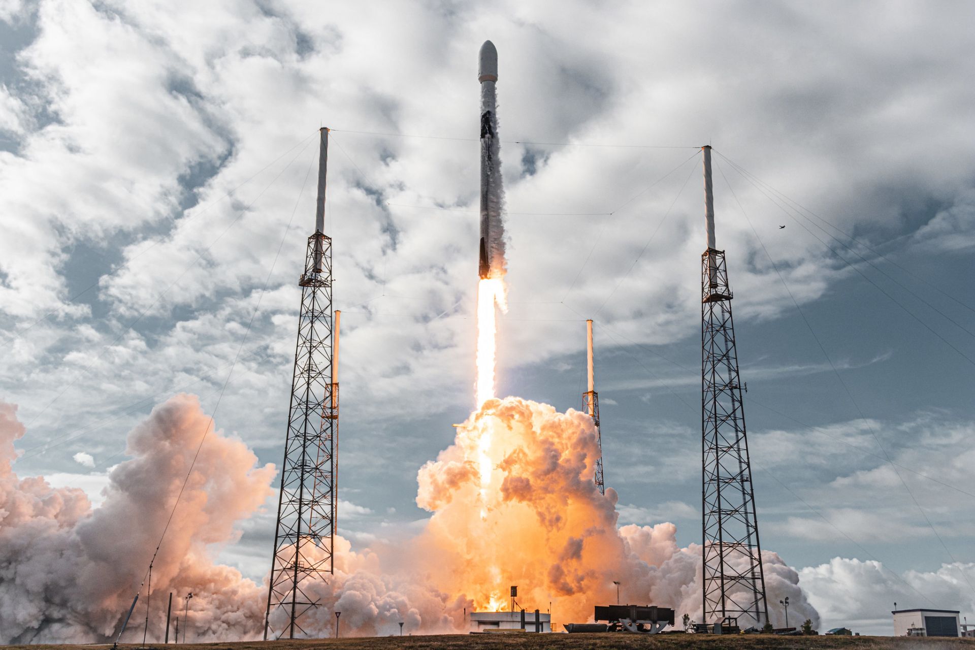 Излитаща Falcon 9