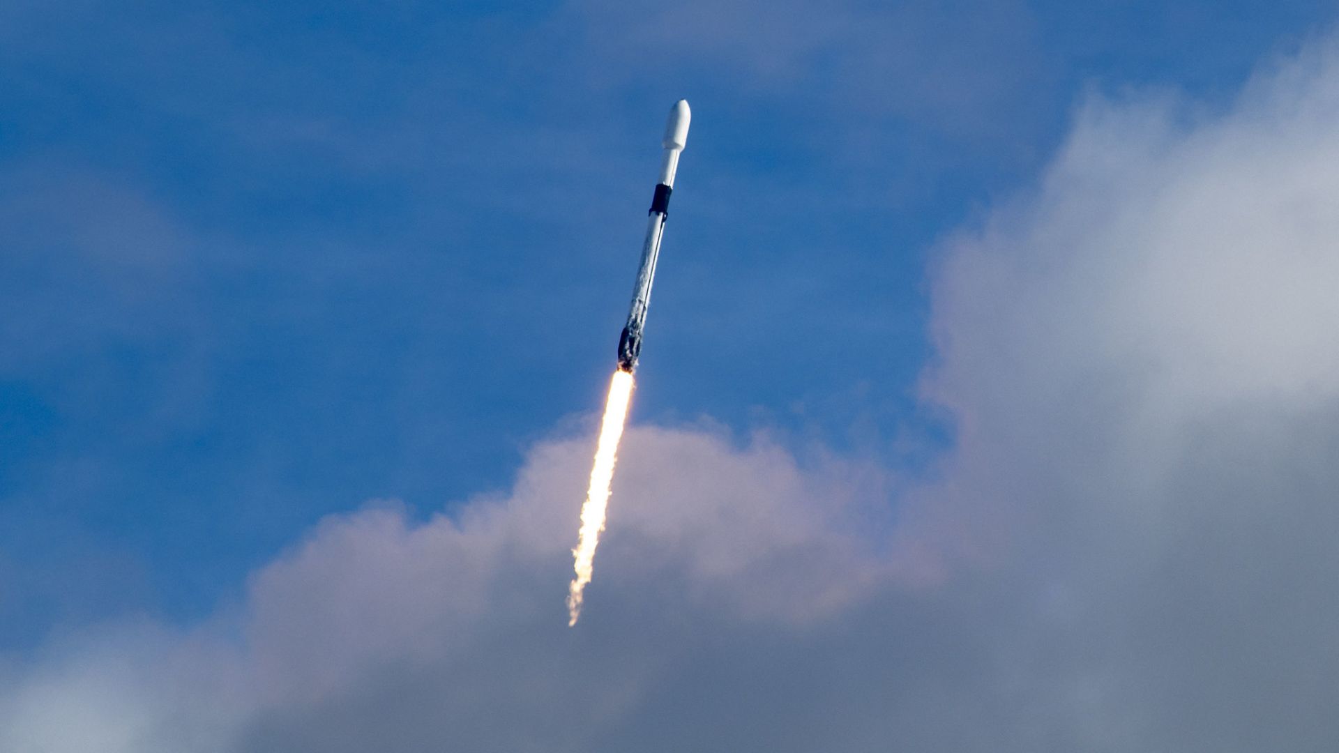 SpaceX планира 60 изстрелвания на ракетата Falcon тази година