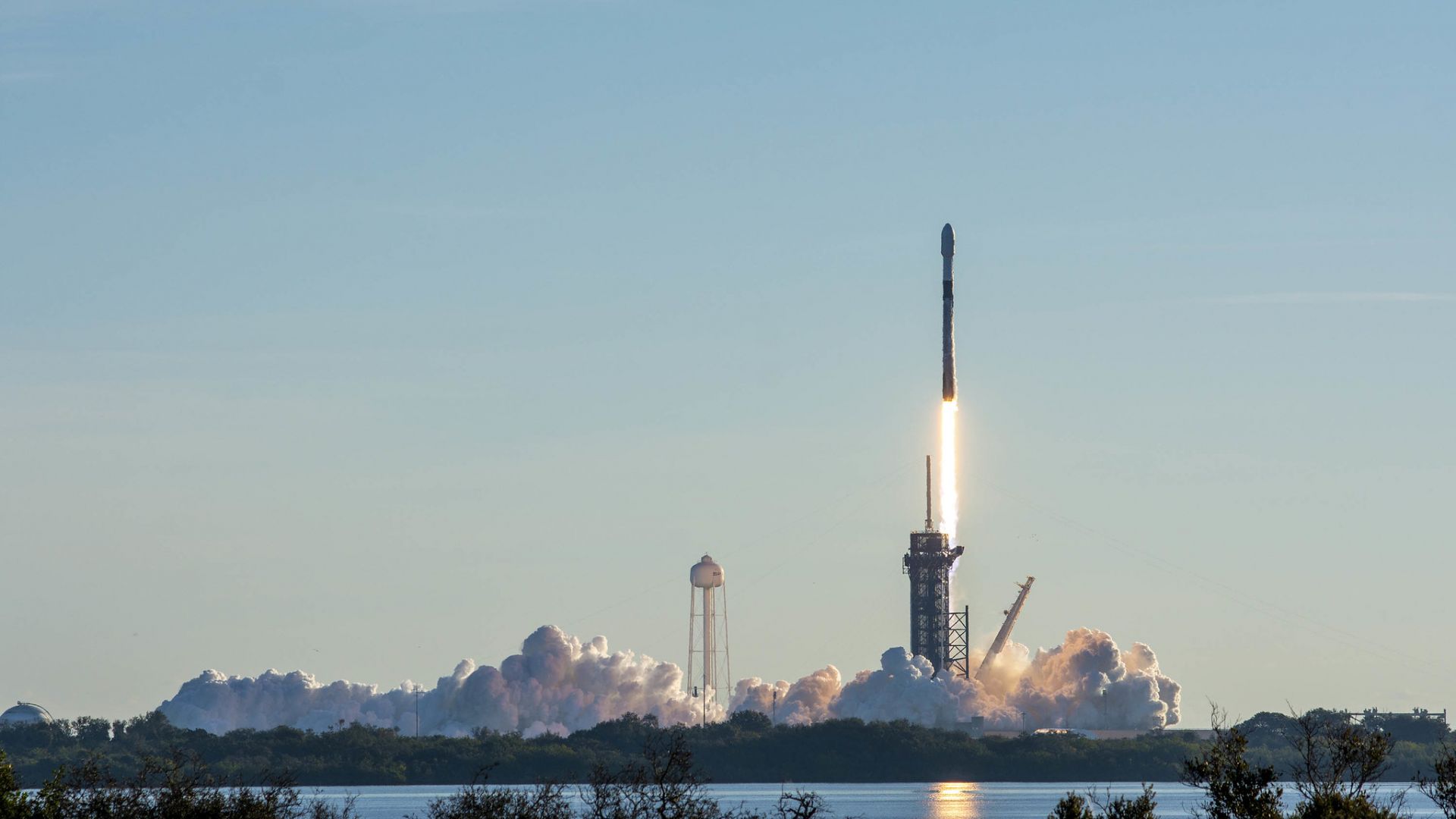 SpaceX планира да изстреля нова групировка микроспътници Starlink