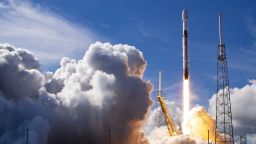 3 пъти за 3 месеца: Спират полетите на ракетите Falcon 9 на SpaceX