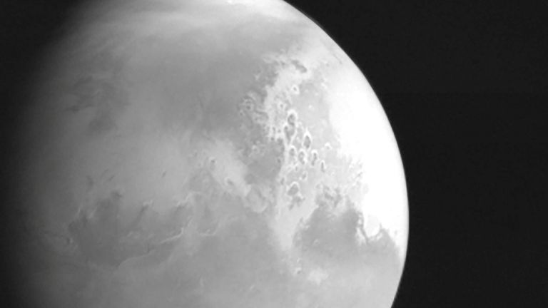 Китайската сонда "Тянвън-1" изпрати видеозапис от орбитата на Марс
