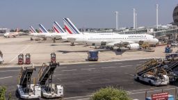 Обявиха нова стачка на парижкото летище "Шарл дьо Гол" 