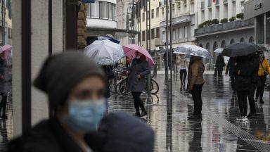 Словения която от октомври въведе строги карантинни мерки за да