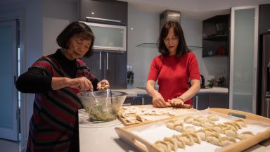 Съд в Пекин който гледа дело за развод постанови че