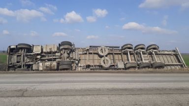 Ураганният вятър през последното денонощие създаде проблеми на много места