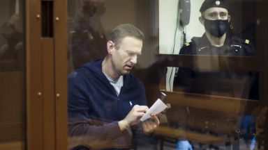 Властите в Русия: Здравословното състояние на Навални е "задоволително"