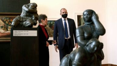 По голяма финансова децентрализация и независимост на българските общини ще им