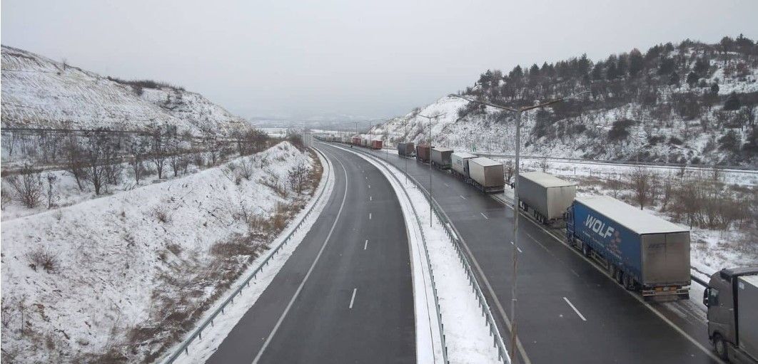 Гърция отвори частично границите са камиони 