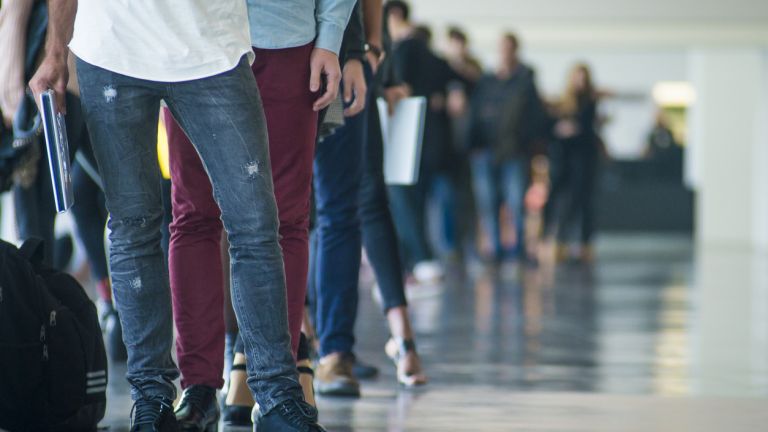 Безработните мъже у нас са с над 10% повече от жените