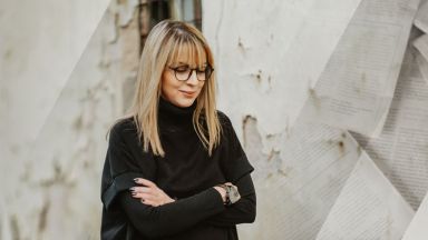 Яна Борисова: Навън бушуват политици и вирус - две стихии еднакво опустошителни