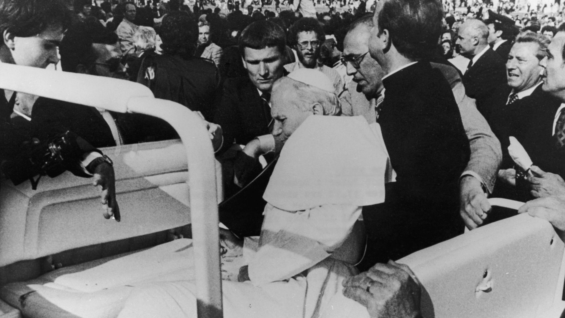 Преди 40 години Мехмет Али Агджа стреля по папа Йоан-Павел Втори