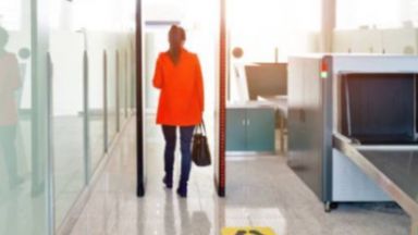 Българските граждани пътуващи до Абу Даби няма да бъдат поставяни