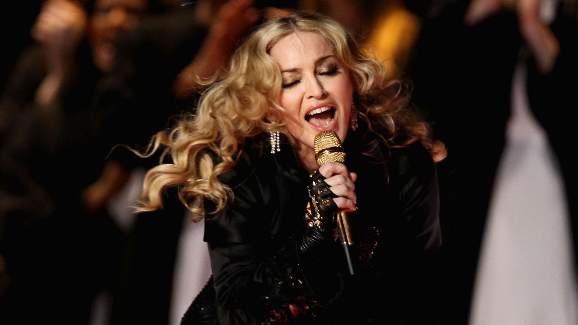 Напълно възстановена и готова за голямата сцена: Мадона събира живота си в два часа