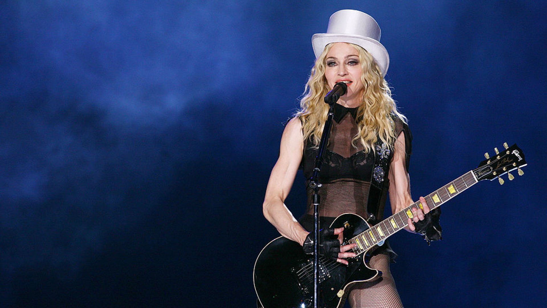Мадонна объявляет тур в честь своего 40-летия на сцене 