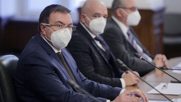 България излиза от третата вълна. Успяхме да постигнем това, което