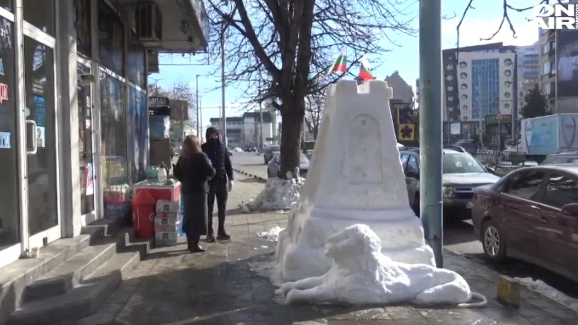 Снежен Паметника на Шипка в Пловдив (видео)