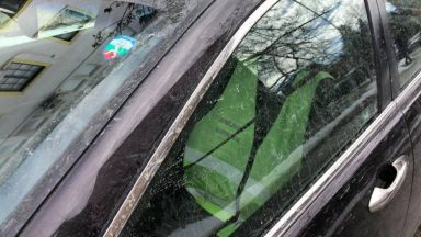 Полицаи паркират безплатно в зелената зона на София Служители на