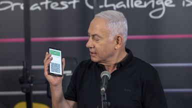 Израел отвори отново сектори от икономиката си включително молове и