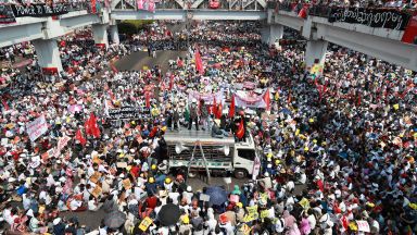 Европейският съюз реши днес да въведе санкции срещу военните отговорни