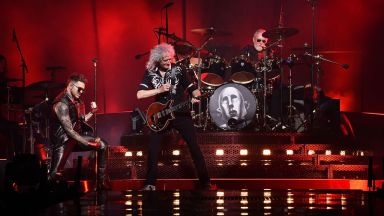 4 г. по-късно "Queen" и Адам Ламбърт се завръщат с турнето "Rhapsody" в Северна Америка