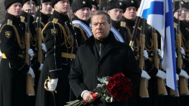 Медведев: За РФ е важно да унищожи неонацизма в Украйна, дори ако се наложи да стигне до Полша