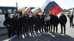 10 години стигат. Роднини и фенове посрещнаха баскетболните национали (галерия)