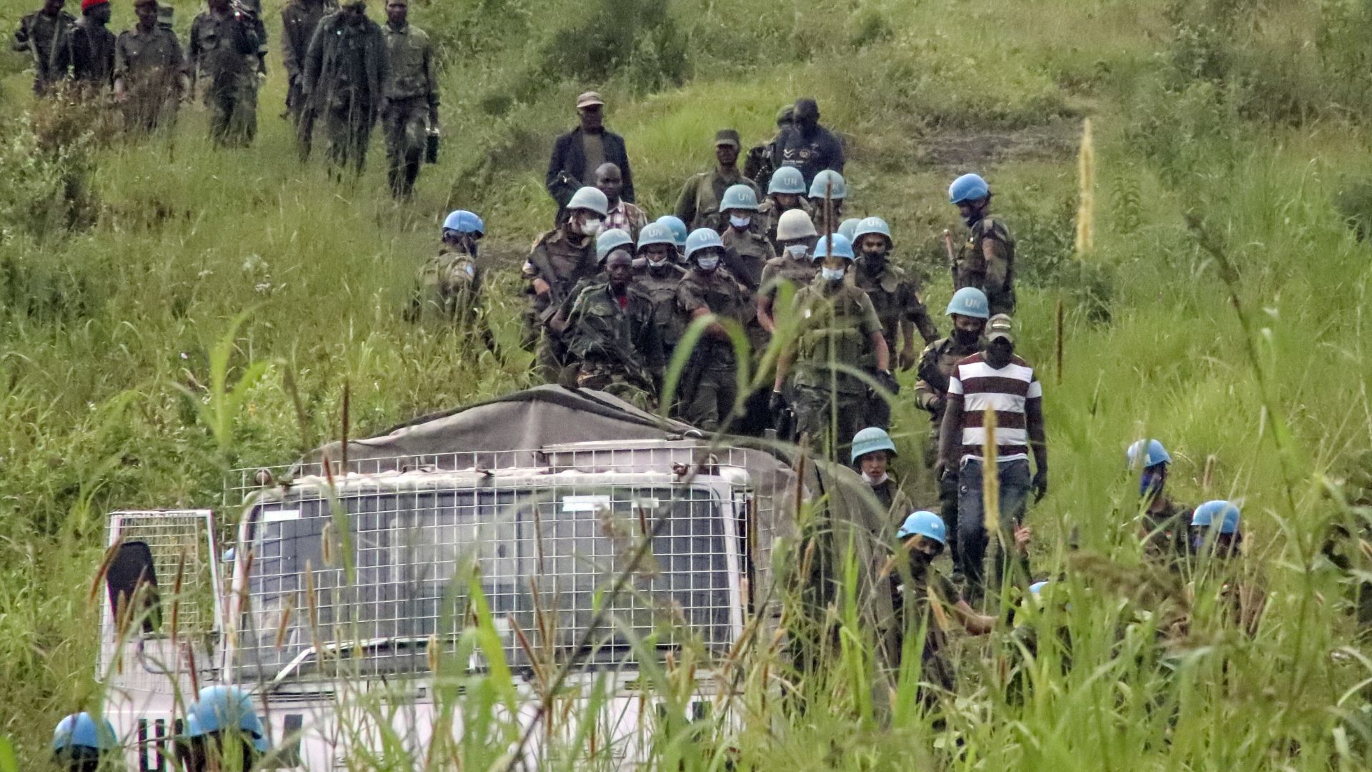 Въоръжена групировка, отвлякла туристи, отрича да е убила италианския посланик в Конго