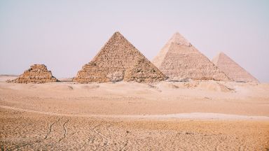 Гигантско виенско колело с гледка към пирамидите ще се появи в Кайро