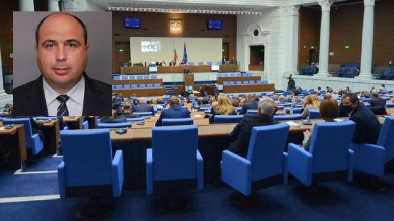 Владислав Николов от ГЕРБ напуска парламентарната група, обяви в началото