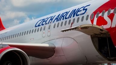 Една от най-старите авиокомпании - чешката, уволнява всичките си 430 служители