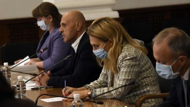 В момента се обсъждат теми за правителството което ще предложи