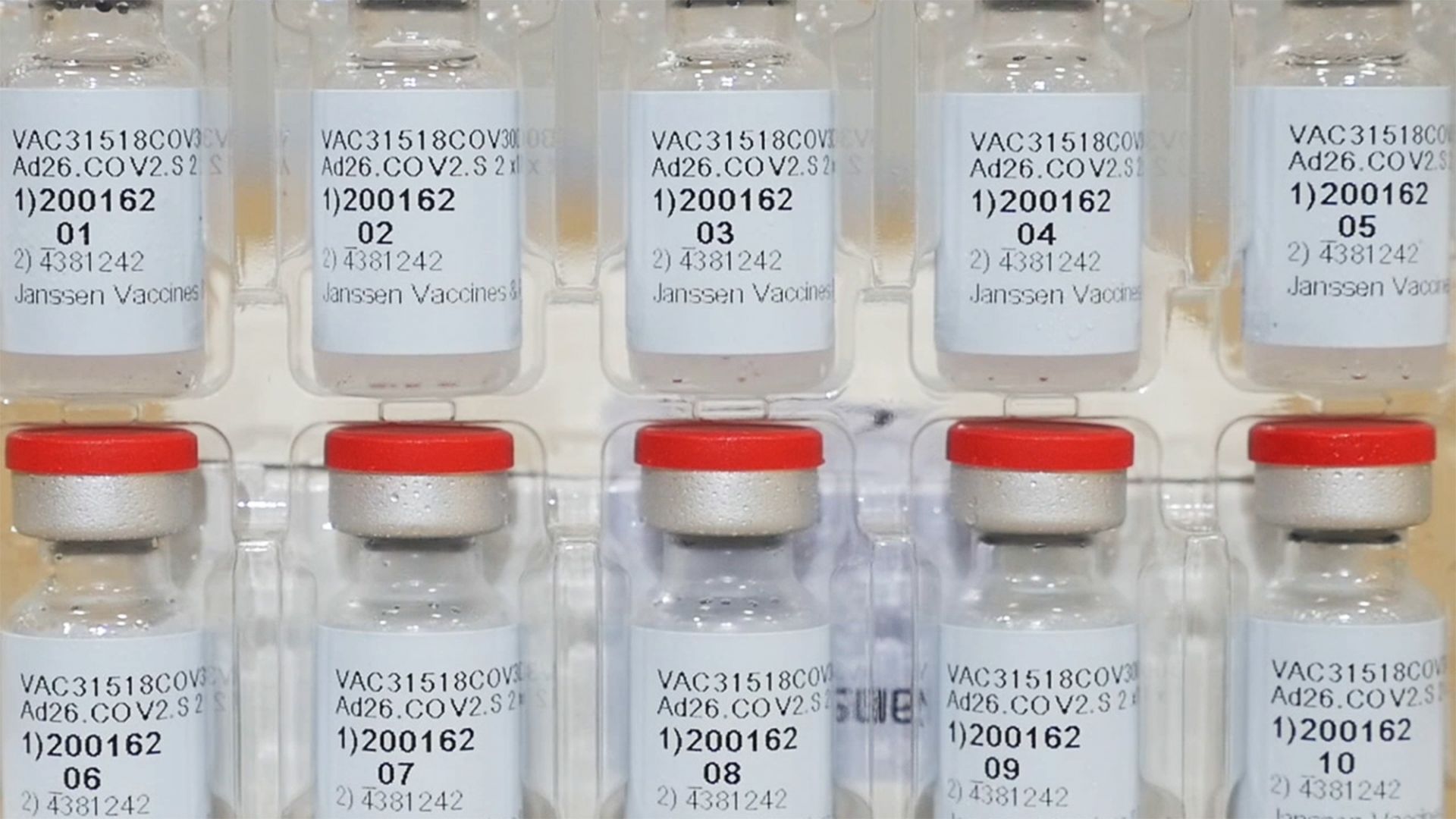 Еднодозовата ваксина на "Джонсън и Джонсън" с крачка напред към разрешение в САЩ